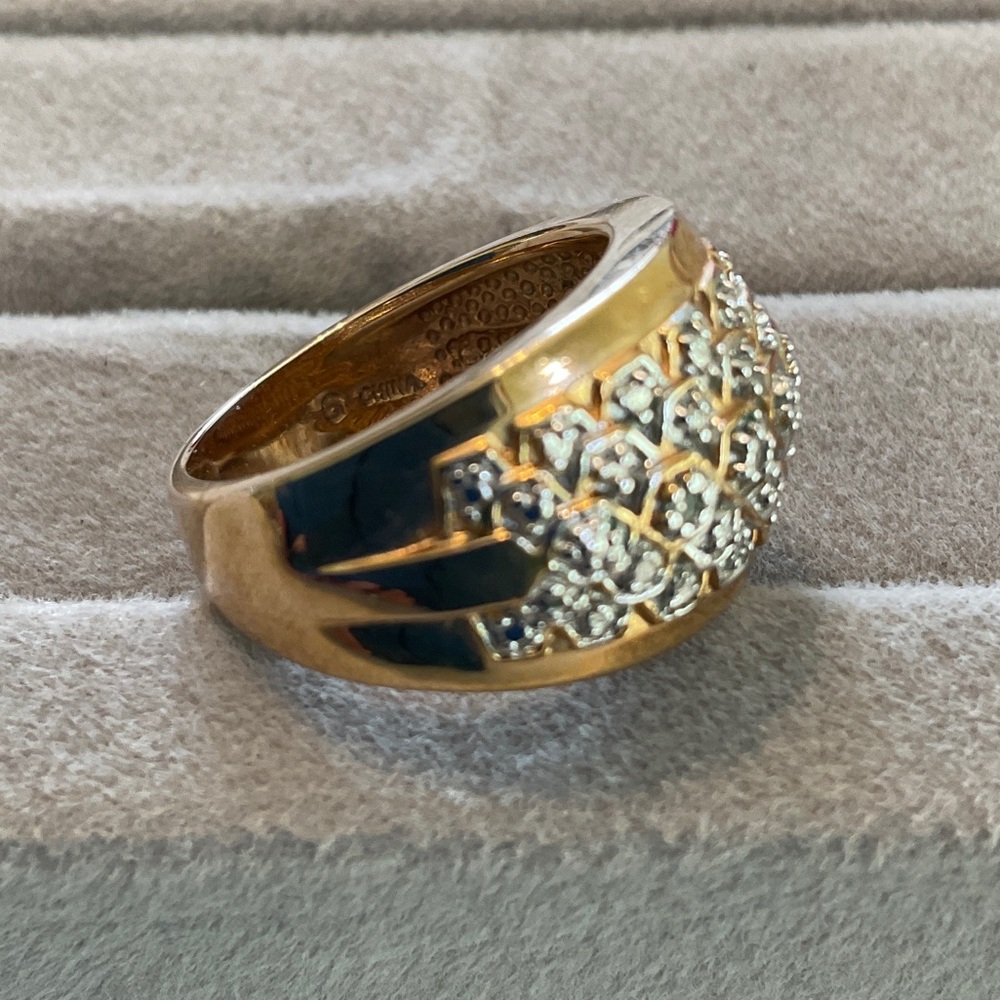 Elegant Gold Toned Sterling Silver Ring - Picture 2 of 4